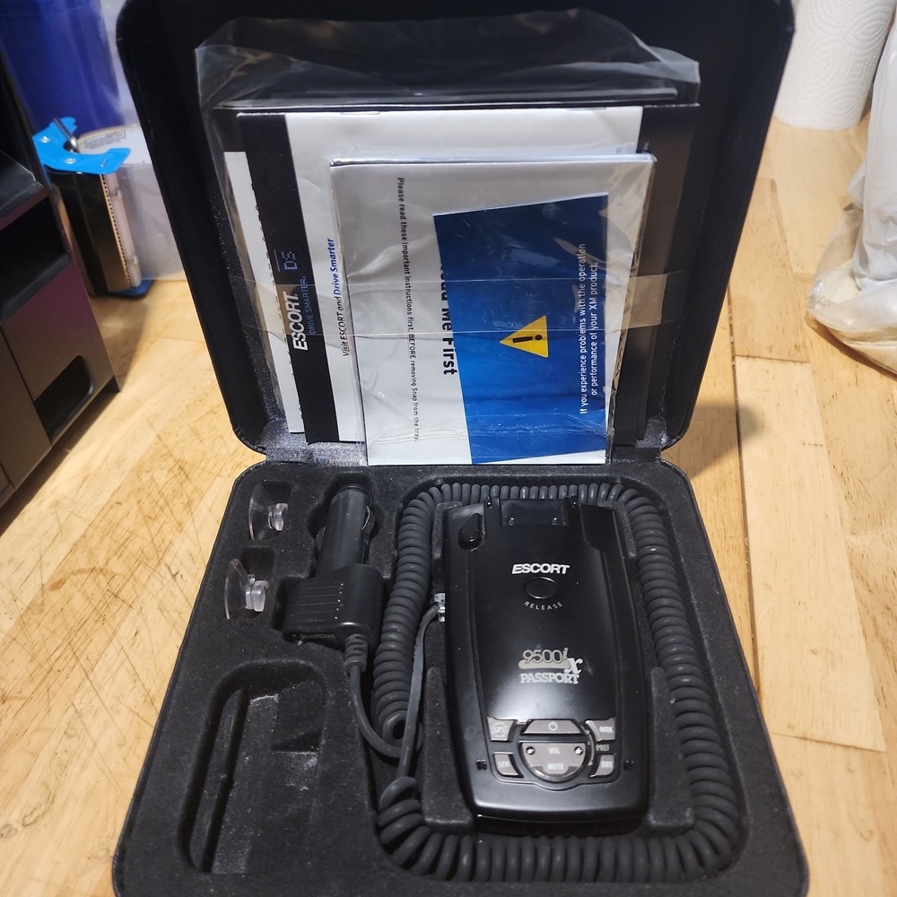 Radar detector Escort Passport 9500ix With Cord And Suction Mount